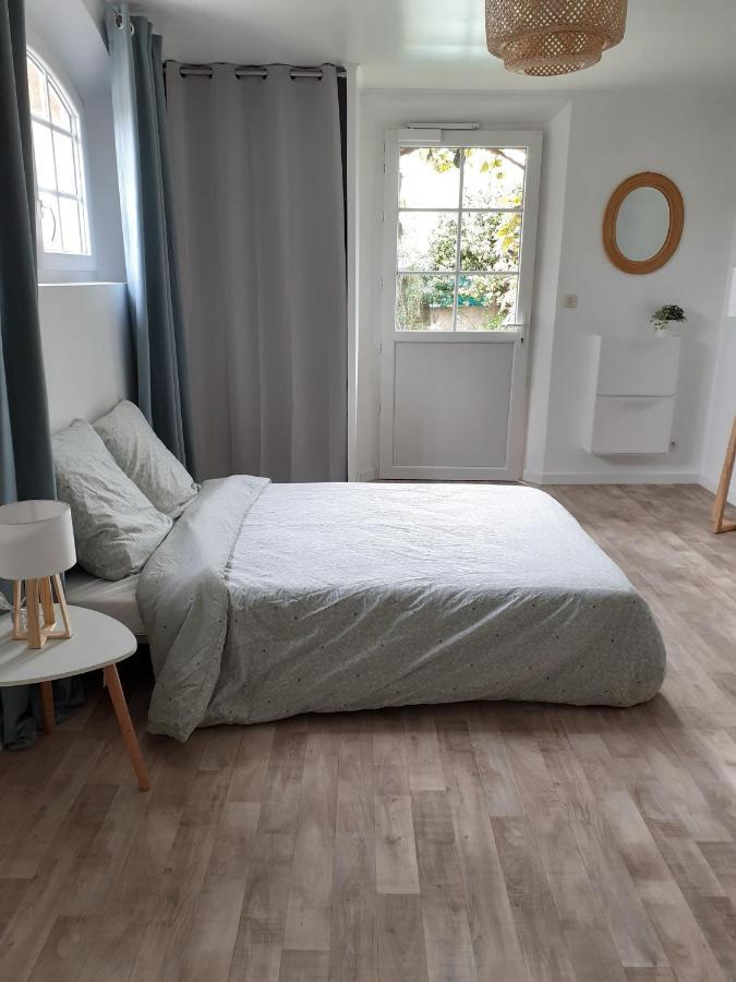 Superbe Grand Studio Tout Confort Avec Exterieur Poussan 外观 照片