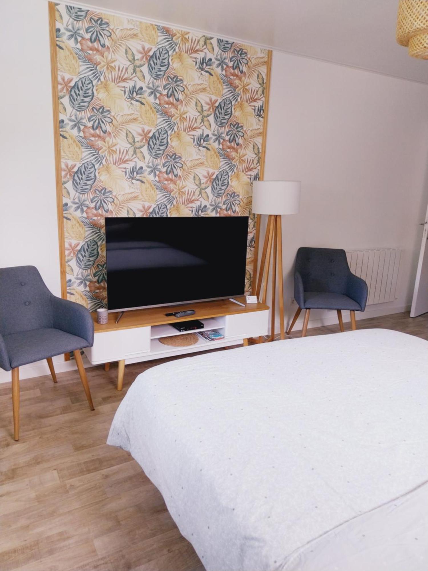 Superbe Grand Studio Tout Confort Avec Exterieur Poussan 外观 照片