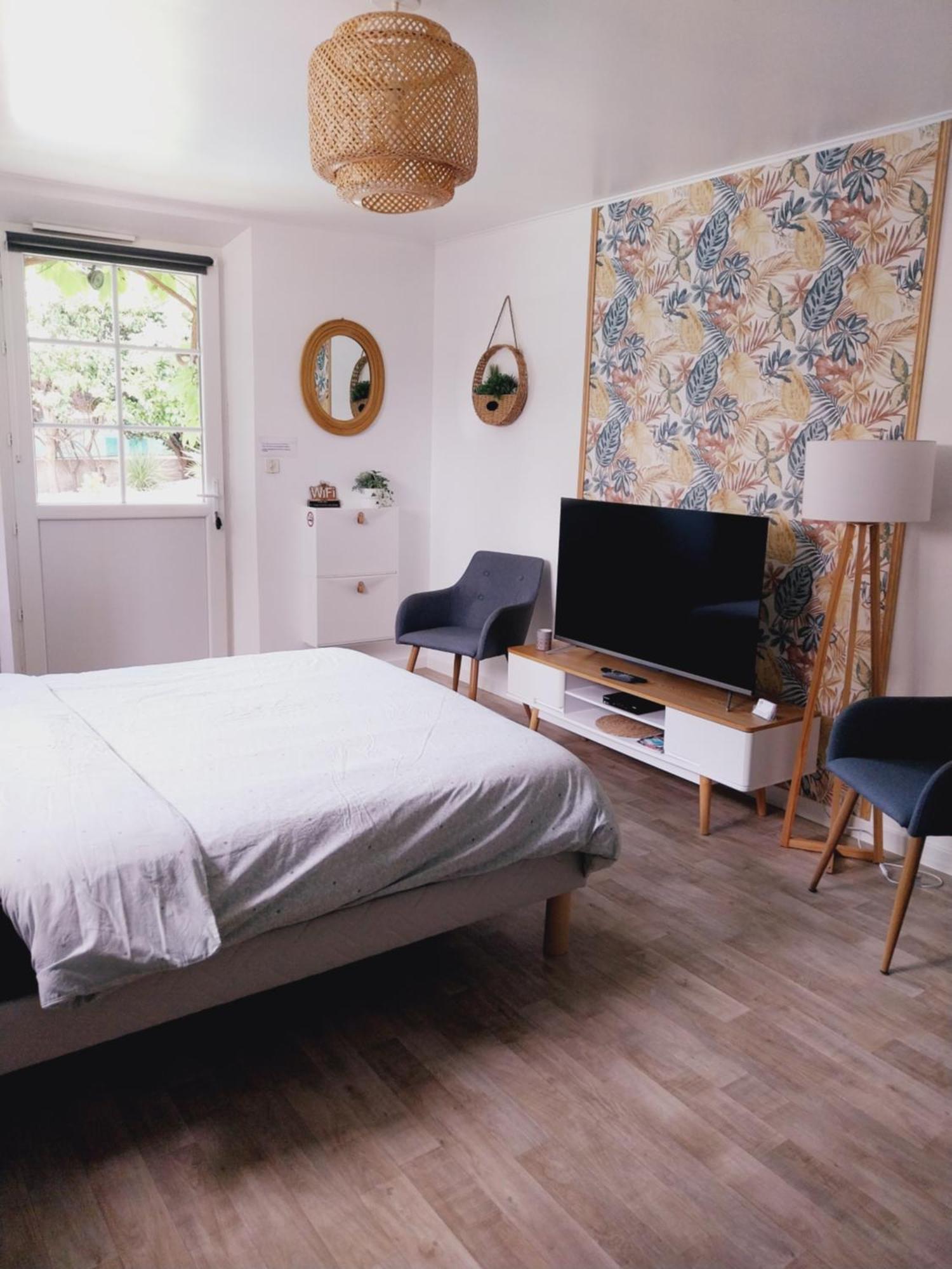 Superbe Grand Studio Tout Confort Avec Exterieur Poussan 外观 照片